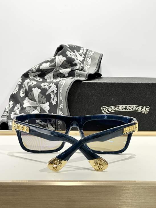 Picture of Chrome Hearts Sunglasses _SKUfw73239205fw